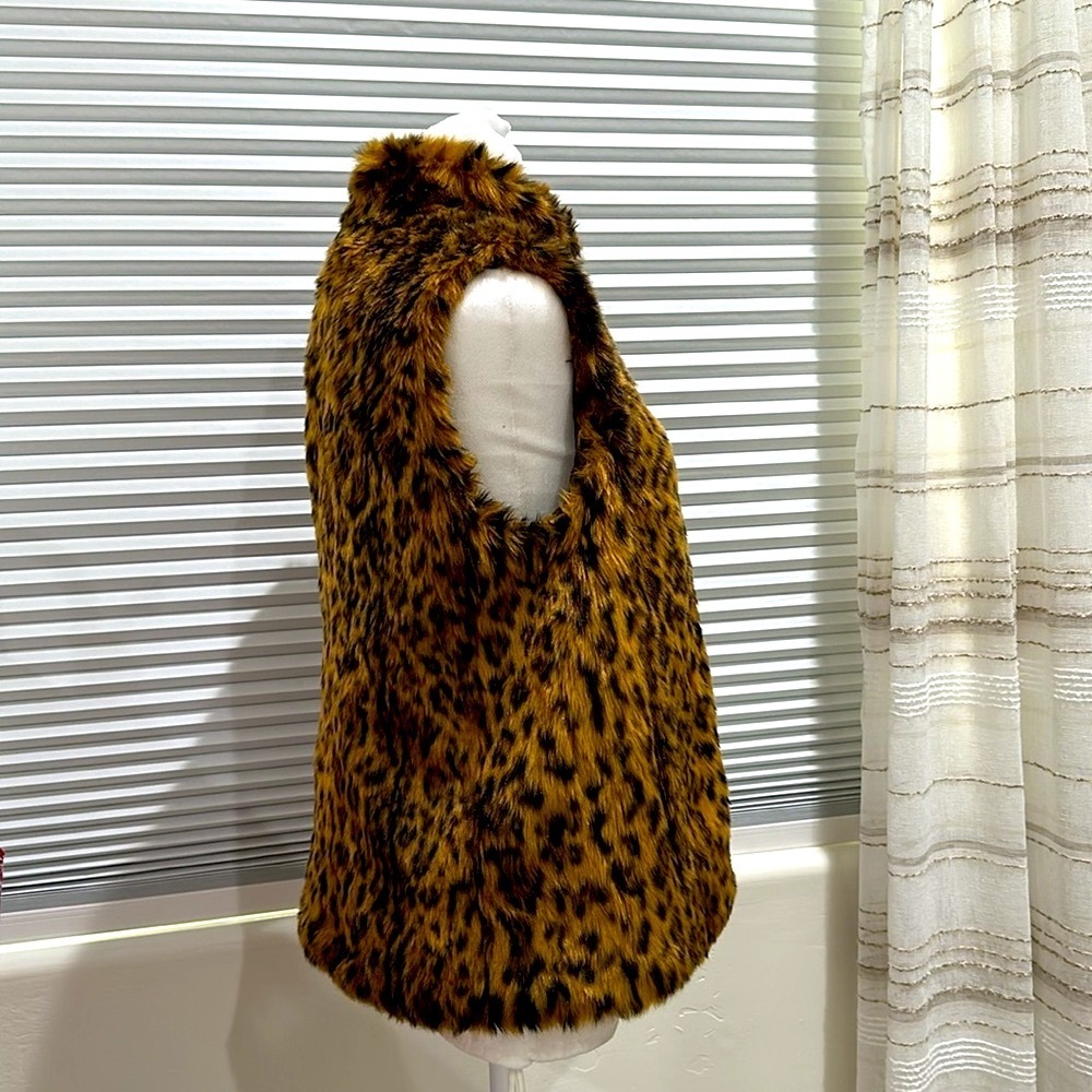 J. Crew Leopard Print Fuzzy Vest - Picture 5 of 14